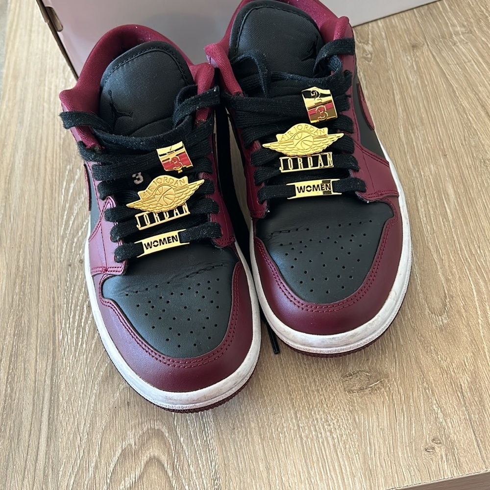 Shoes - Picture 4 of 7